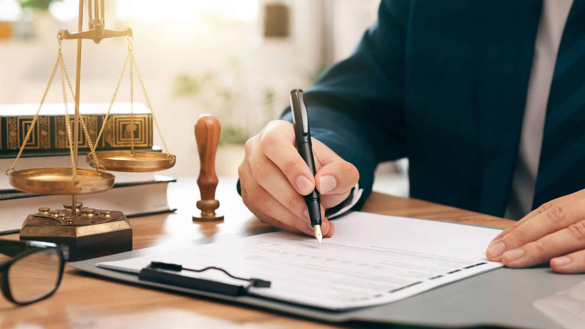 0cddf33f44ffc5861d723ccdc7d19492 shutterstock 2353034081 1