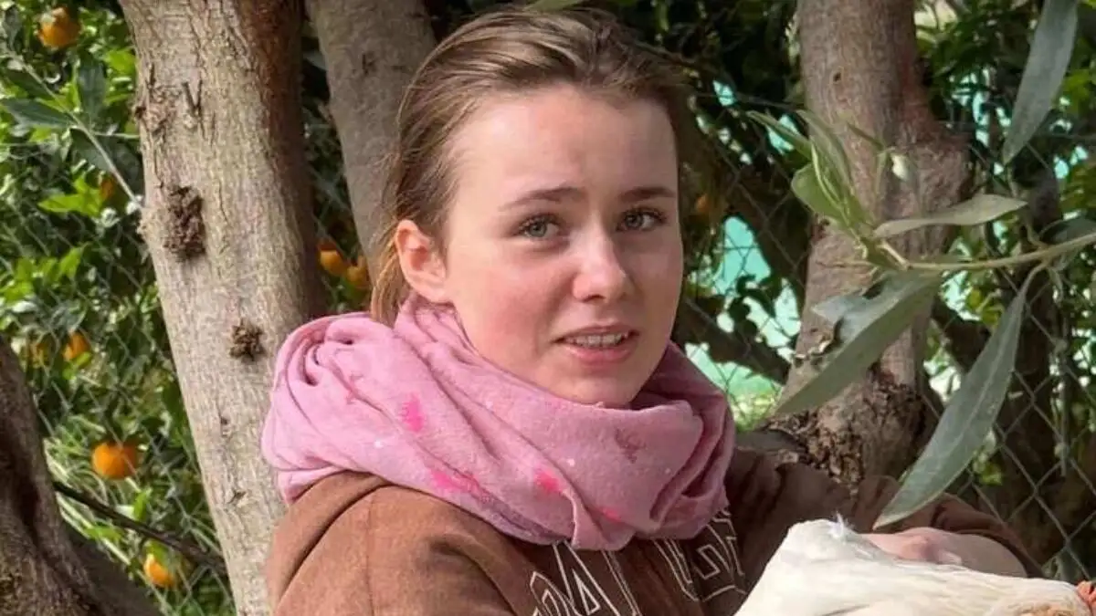 16xroni lora patra 1 1200x675 1