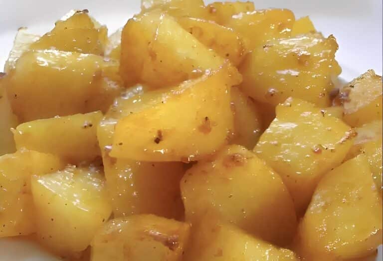 Το μυστικό των σεφ για να φτιάξετε τις πιο νόστιμες πατάτες φούρνου