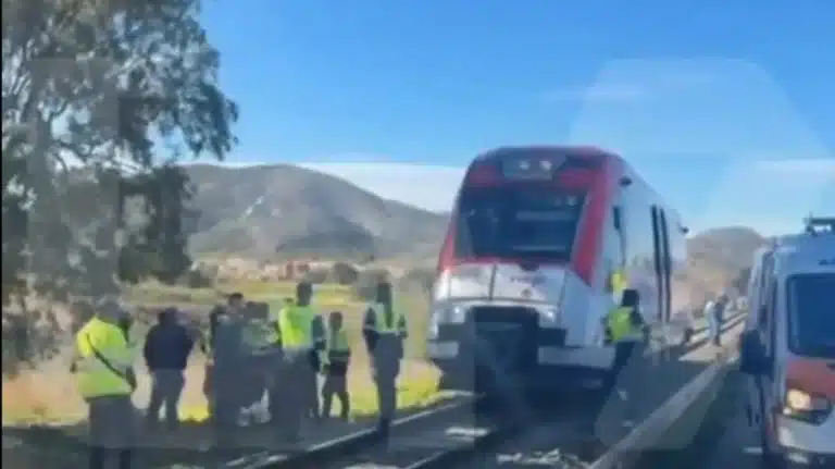 Νέο σιδηροδρομικό ατύχημα στην Ισπανία – Τρένο συγκρούστηκε με γερανό