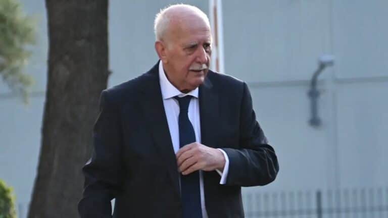 Γιώργος Παπαδάκης: Η ανακοίνωση του ΕΚΑΒ και του Λαϊκού Νοσοκομείου για τον θάνατό του