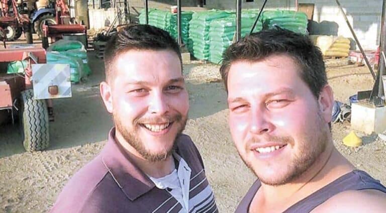 Τα αδέρφια Θωμάς και Χρήστος Μόσχος τρολάρουν Άδωνι: «Μείνετε καλύτερα στα νανογιλέκα»