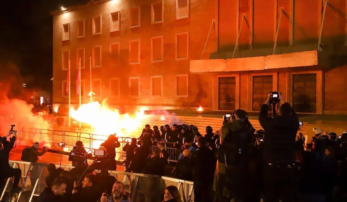 alvania diadiloseis 1200x700 1