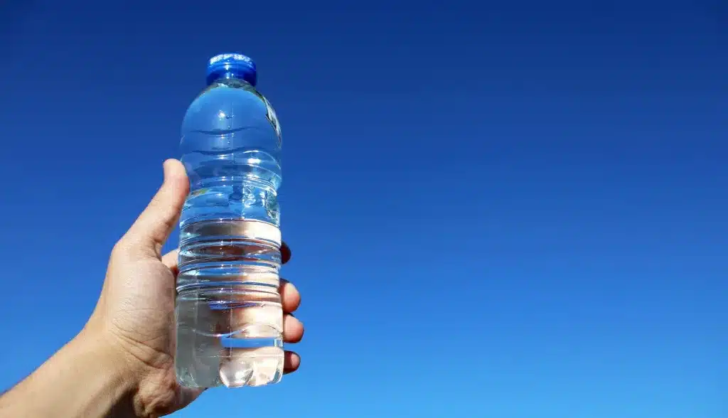 does bottled water go bad in the heat — why you should avoid warm plastic bottles at work