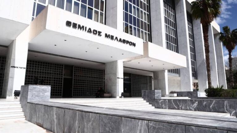 Εισαγγελία του Αρείου Πάγου: Αυτόφωρο σε περίπτωση παρεμπόδισης της συγκοινωνίας από τους αγρότες