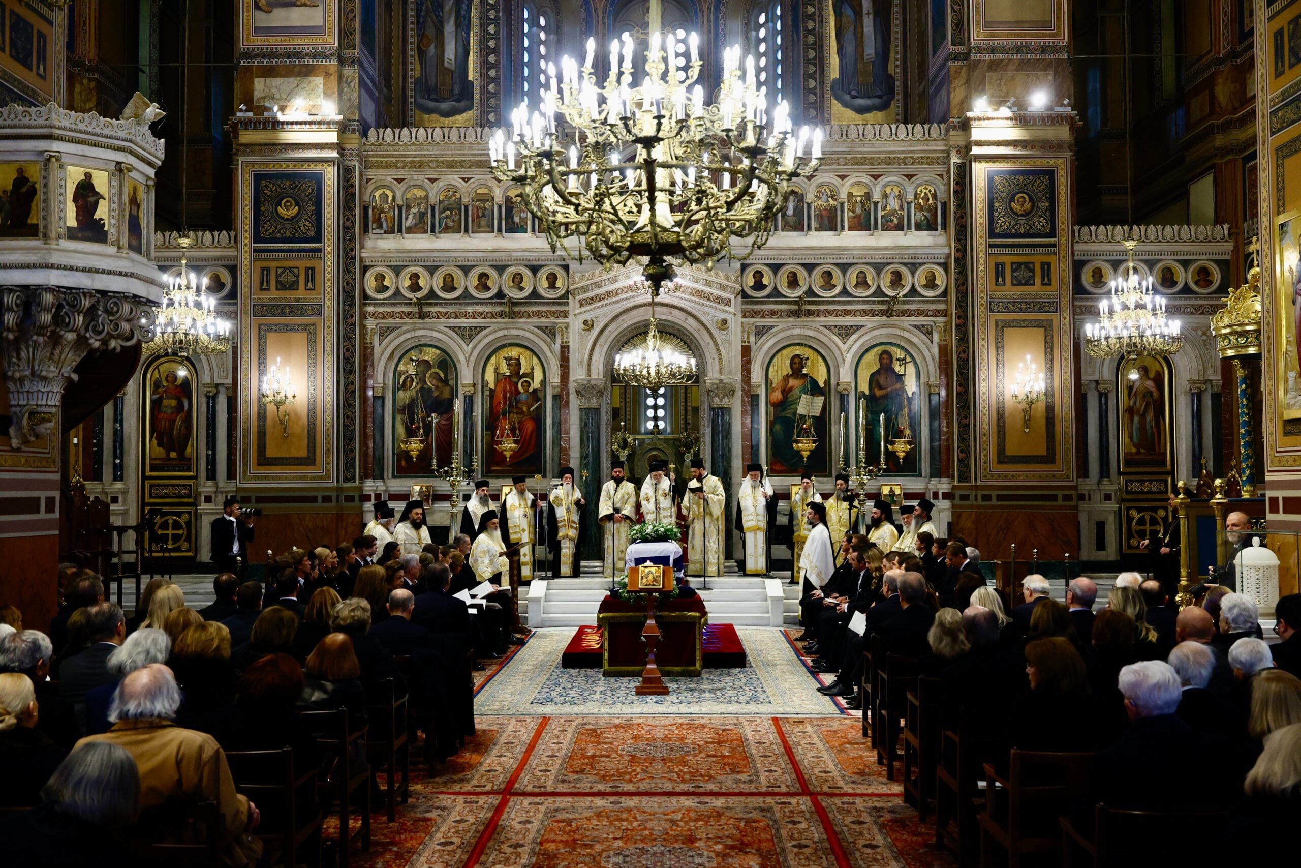 g bqgxcw4aaid6o scaled