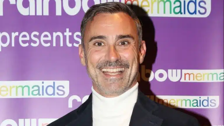 Γιώργος Καπουτζίδης: «Όταν μεγάλωνα, ήταν ντροπή να δεις έναν άντρα να αγαπά έναν άλλον άντρα»