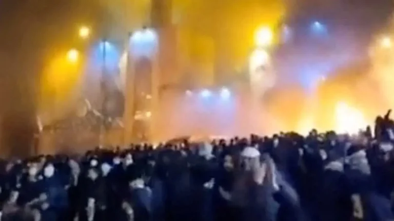 Ιράν: Νύχτα λαϊκού ξεσηκωμού με το θεοκρατικό καθεστώτος να εντείνει την καταστολή – «Τελειώνει ο μακρύς εφιάλτης» το νέο μήνυμα Τραμπ