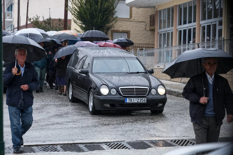 kideia agapi mpounova 2.jpg