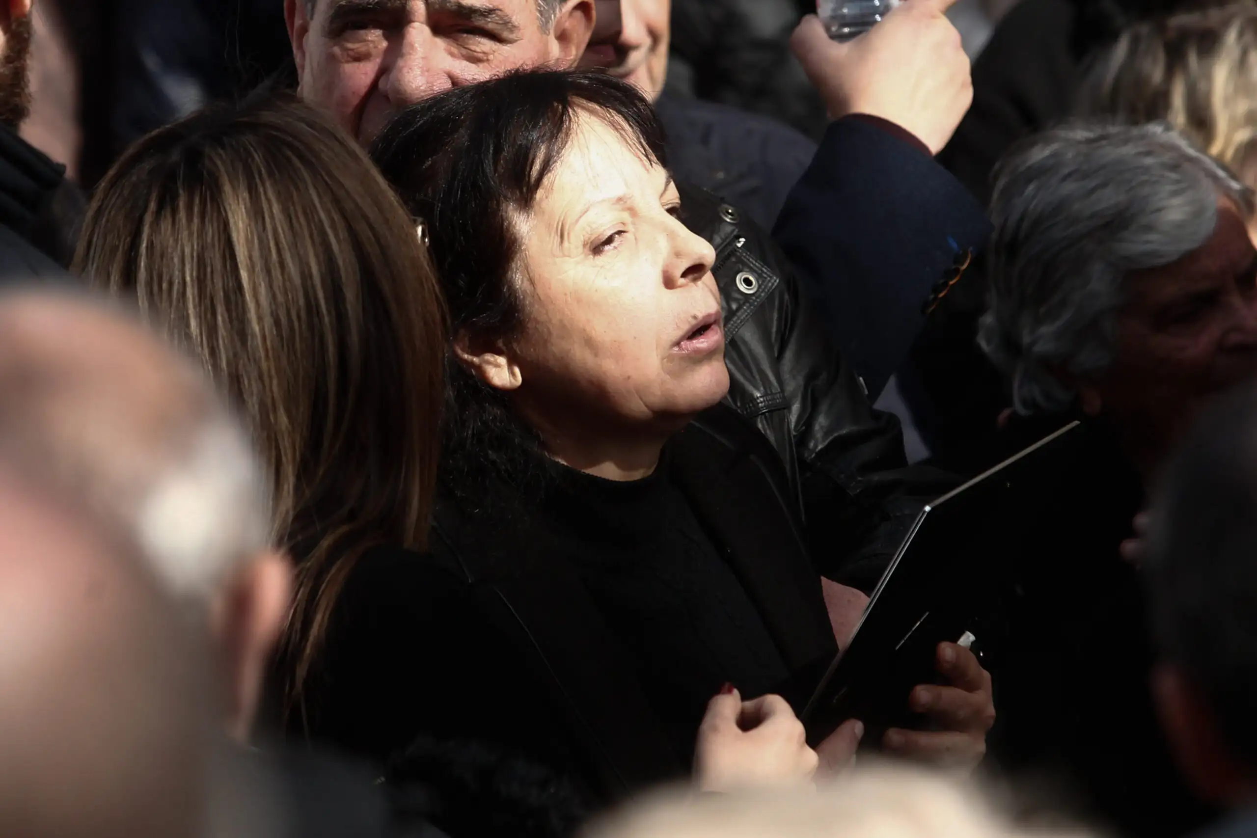 Βιολάντα: Θρήνος στην κηδεία της 44χρονης Έλενας Κατσαρού που σκοτώθηκε στην έκρηξη στο εργοστάσιο 8 kideia elena 54356 scaled 1