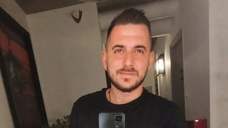 Θρήνος για τα θύματα του ΠΑΟΚ: «Και οι επτά είναι “ψηλά”, ο αδελφός μου είναι στους νεκρούς»