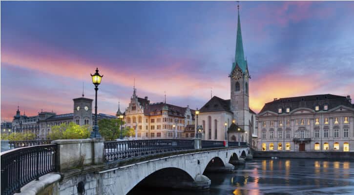 pros and cons living in switzerland 1200