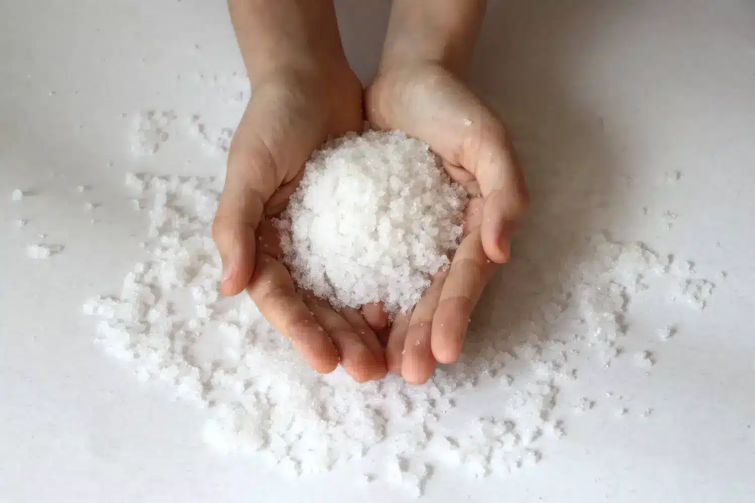 sea salt in hands for toilet 25