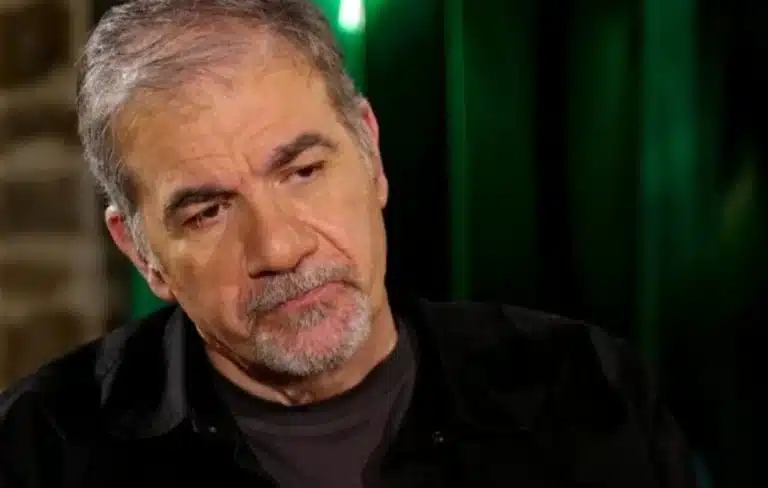 Συγκλονίζει ο Δημήτρης Σταρόβας: «Ο βιολογικός μου πατέρας εγκατέλειψε τη μαμά μου όταν ήταν έγκυος, ήμασταν η π…άνα με το εξώγαμο»