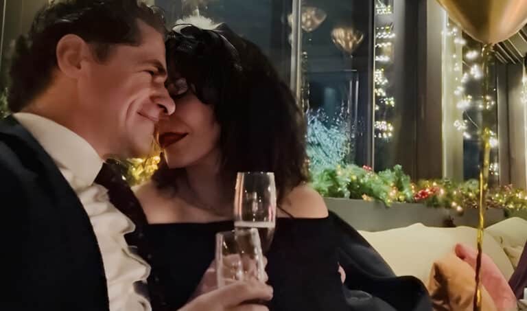 Λαμπροπούλου – Λάλος: Γιόρτασαν μαζί την αλλαγή του χρόνου – Το viral βίντεο με τον χορό στην πισίνα και οι ευχές