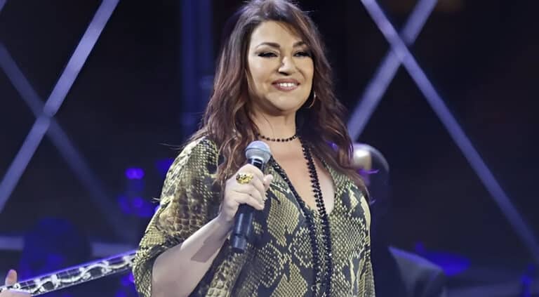 Καίτη Γαρμπή: Ακυρώνει την αποψινή της εμφάνιση στη σκηνή – «Είμαι χάλια μαύρα»