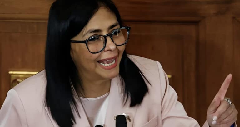 Ντέλσι Ροντρίγκεζ: «Μόνος πρόεδρος στη Βενεζουέλα είναι ο Νικολάς Μαδούρο, δεν θα γίνουμε αποικία»