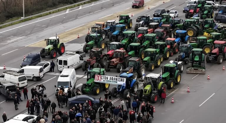 Αγρότες: 18 μπλόκα και σύλλογοι ζητούν διάλογο με τον πρωθυπουργό