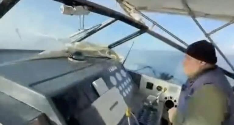 Καπετάνιος αψήφησε τους ανέμους για να μεταφέρει βρέφος από τη Σκιάθο στον Βόλο και να νοσηλευτεί