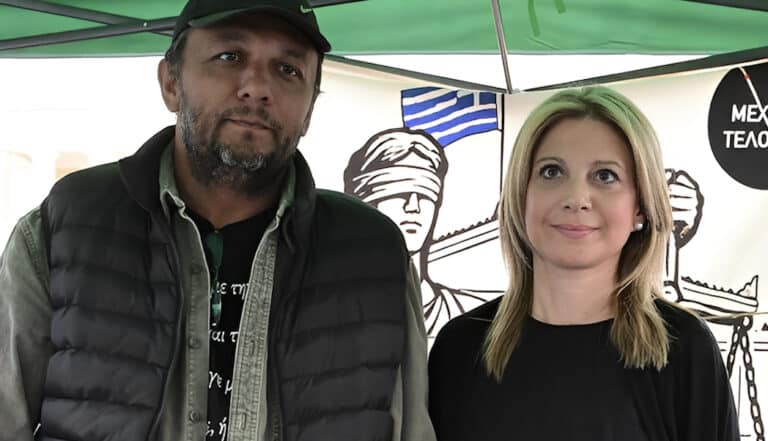 Έξαλλος ο Πάνος Ρούτσι με την Μαρία Καρυστιανού