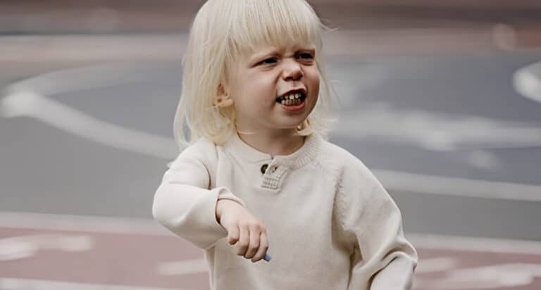 Σας χτυπάει το παιδί σας όταν δε του κάνετε τα χατίρια; – Δείτε τι πρέπει να κάνετε