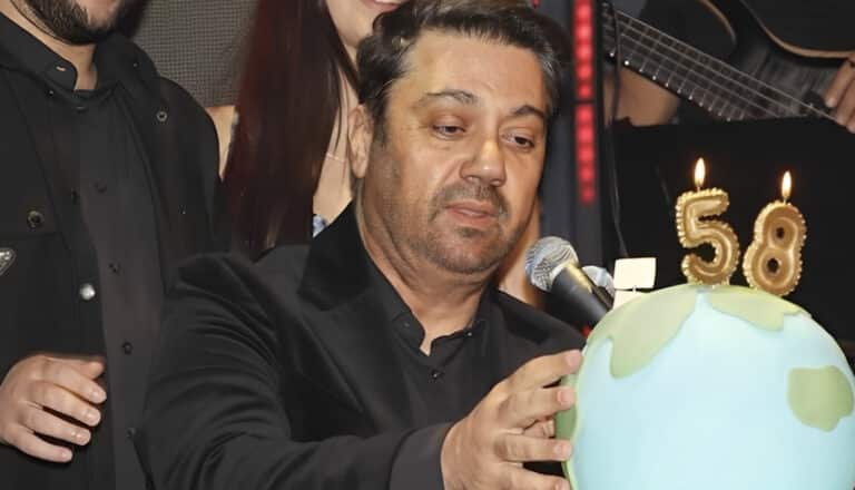 Γιώργος Θεοφάνους: Η σπάνια κοινή εμφάνιση με τα παιδιά του στο πάρτι των γενεθλίων του