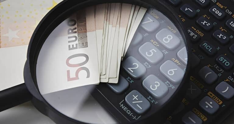 Δέκα «μαχαίρια» στις συντάξεις – Πώς χιλιάδες άνθρωποι θα χάσουν 3,5 δισ. ευρώ μέσα στο 2026