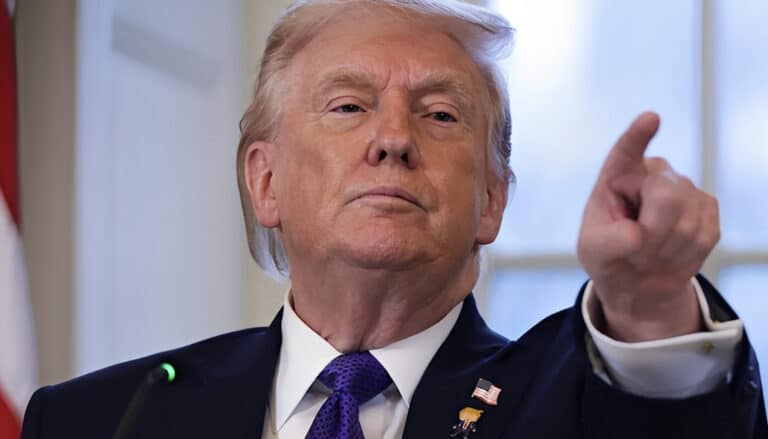 Ο Τραμπ έδωσε εντολή για σχέδιο εισβολής στη Γροιλανδία