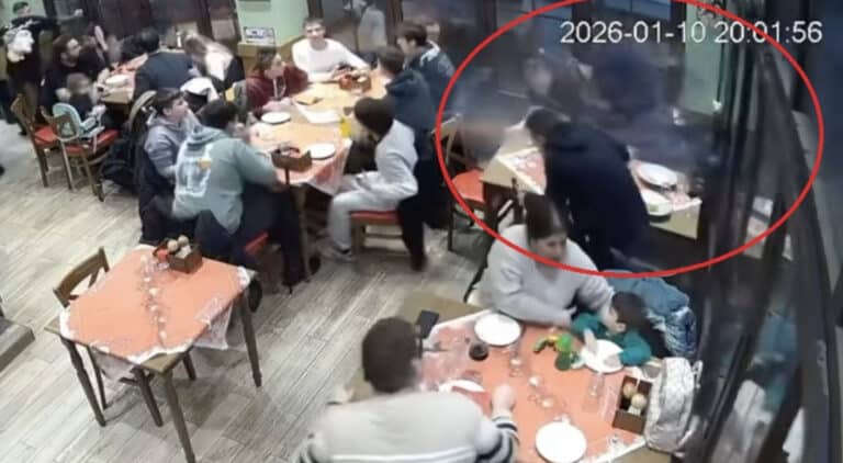 Τρομακτικό βίντεο από καφετέρια – Σαρωτικό πέρασμα ανεμοστρόβιλου στην Αλεξανδρούπολη