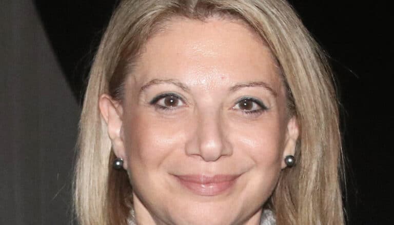 Καρυστιανού: Δεν θα είναι στο κόμμα ο Φαραντούρης, ποιους άλλους «κόβει» –  Ο πιο στενός της συνεργάτης