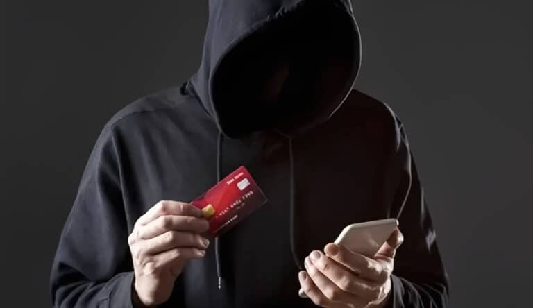 Μεγάλη απάτη: Έχεις αυτό το PIN; Άλλαξέ το αμέσως