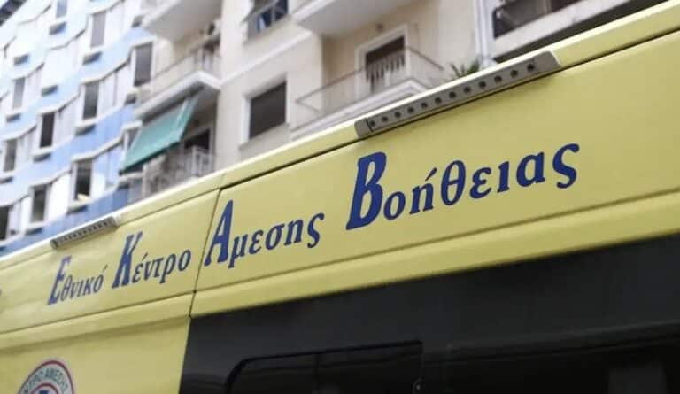 Αυτοπυρπολήθηκε 95χρονη στο Αιγάλεω – Οι γείτονες κάλεσαν το ΕΚΑΒ