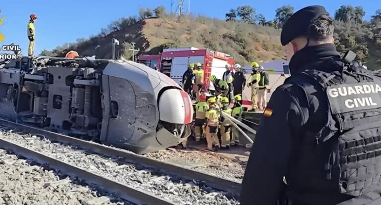 Σιδηροδρομική τραγωδία στην Ισπανία – Εντόπισαν σπασμένο σύνδεσμο στις ράγες