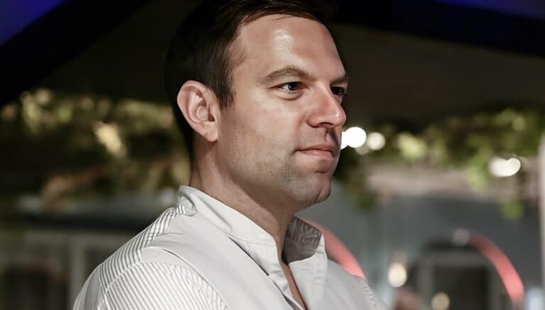 Κασσελάκης: «Υπάρχουν πολλοί γκέι στην κυβέρνηση και στη Βουλή που κρύβονται»