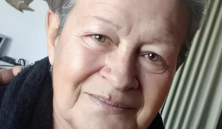 Πώς είναι σήμερα το «κοpιτσάκι» της Τζένη Καρέζη που έπαιξε στην ταινία λατέρνα φτώχεια και γαρύφαλλο