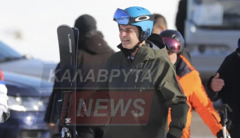 Ο Κυριάκος Μητσοτάκης πήγε για σκι στο Χιονοδρομικό Κέντρο Καλαβρύτων