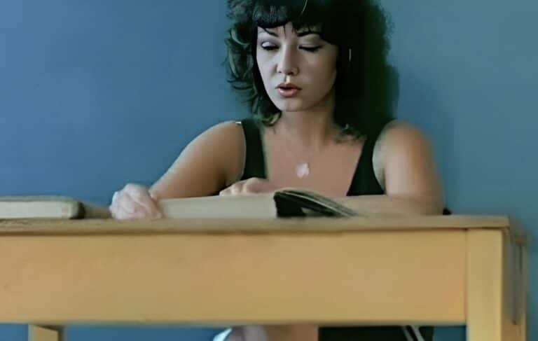 Πώς είναι και τι κάνει σήμερα η πασίγνωστη ηθοποιός του ελληνικού κινηματογράφου