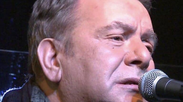 Μανώλης Μητσιάς: Ανακοίνωσε ότι αποχωρεί από το τραγούδι