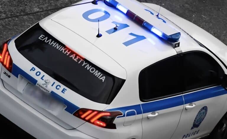 Τρόμος για ζευγάρι στο κέντρο της Αθήνας – Συνελήφθη 29χρονος Παλαιστίνιος που τους επιτέθηκε με γάντζο σε ΑΤΜ