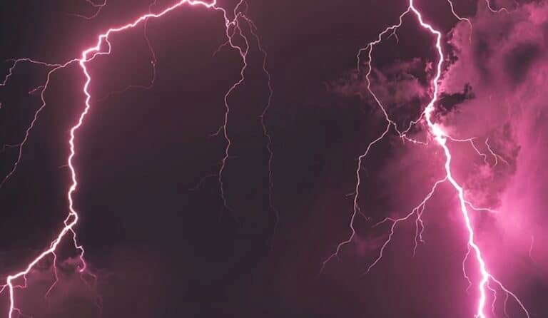 Άνοιξαν οι ουρανοί στην Αθήνα – Έφτασε η κακοκαιρία Κρίστιν – Πόσο θα διαρκέσει και πότε θα σταματήσει 