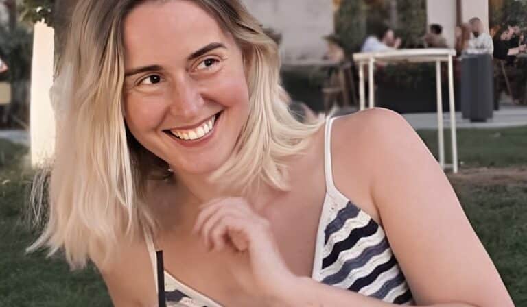 «Βρίσκω αγόρι σε κάθε χώρα: Μου δείχνουν αξιοθέατα και πληρώνουν για τα ραντεβού»