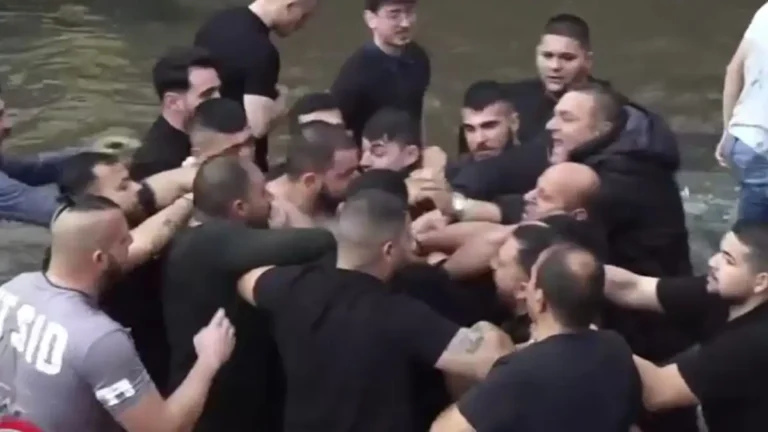 Χαμός ανήμερα Θεοφανείων – Πιάστηκαν στα χέρια για τον Τίμιο Σταυρό