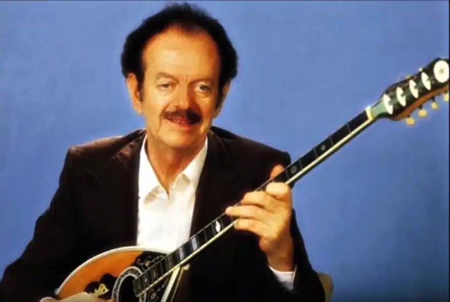 Πέθανε ξεχασμένη μόλις 52 ετών η σπουδαία λαϊκή τραγουδίστρια με τις αμέτρητες επιτυχίες 4 tsi