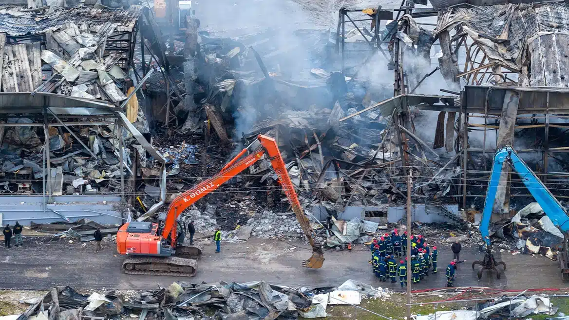 Τραγωδία στην Βιολάντα - Aυτή είναι η πιθανή αιτία για τις τρύπες στους σωλήνες και τη διαρροή προπανίου 2 xrwma biolanta28