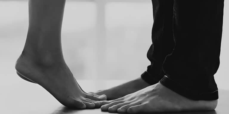 Γιατί οι άνδρες προτιμούν γυναίκες που είναι πιο κοντές από αυτούς;