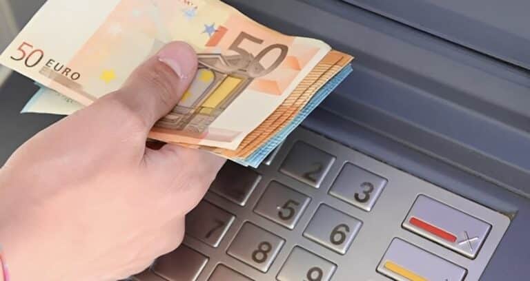 Εξετάζεται έκτακτο επίδομα Πάσχα – Οι εκτιμήσεις για τους δικαιούχους και τα ποσά