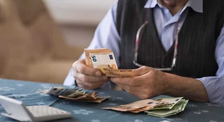 Αύξηση κατά 1,5 έτος στα όρια ηλικίας συνταξιοδότησης – Ποιοι βγαίνουν κερδισμένοι και ποιοι χαμένοι