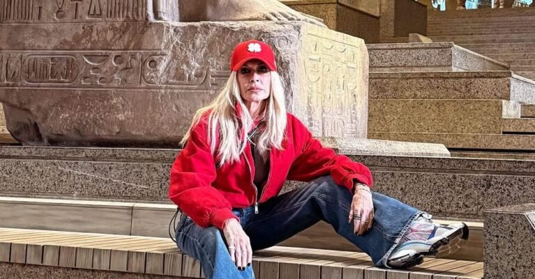 Άννα Βίσση: Στην Αίγυπτο με το ζεύγος Κούστα και την αδερφή της, Νίκη