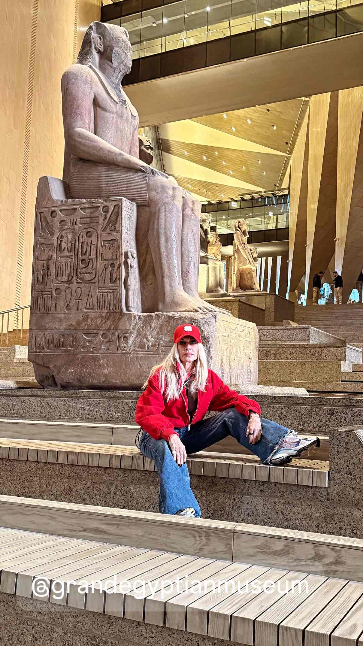 Άννα Βίσση: Στην Αίγυπτο με το ζεύγος Κούστα και την αδερφή της, Νίκη 3 anna vissi aigiptos 4