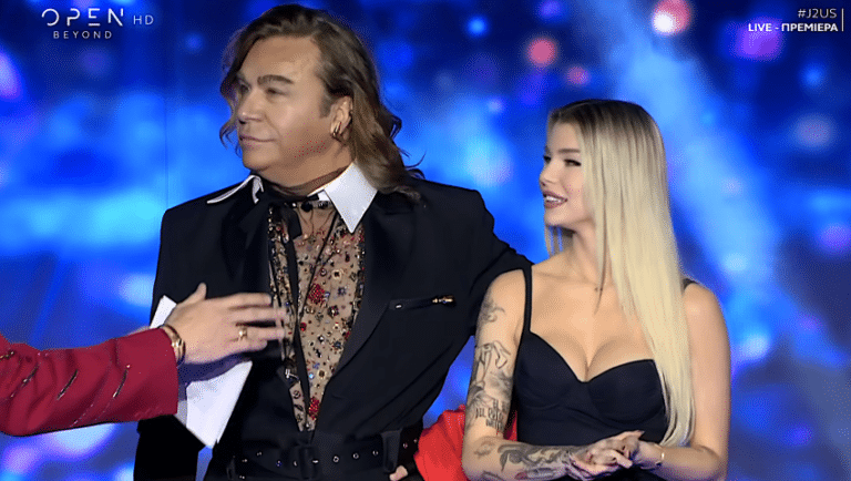 J2US: Νεκρό το σκυλάκι του Τρύφωνα Σαμαρά στις πρόβες του σόου του Νίκου Κοκλώνη